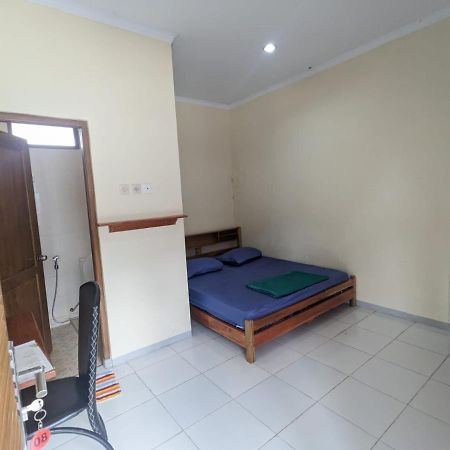Rumah Pagar Merah Homestay Γιογκιακάρτα Εξωτερικό φωτογραφία