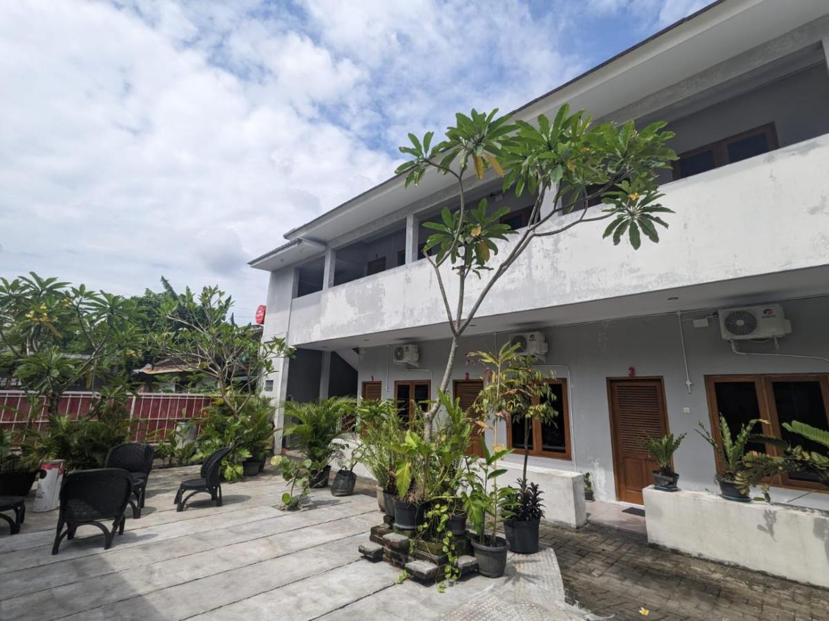 Rumah Pagar Merah Homestay Γιογκιακάρτα Εξωτερικό φωτογραφία