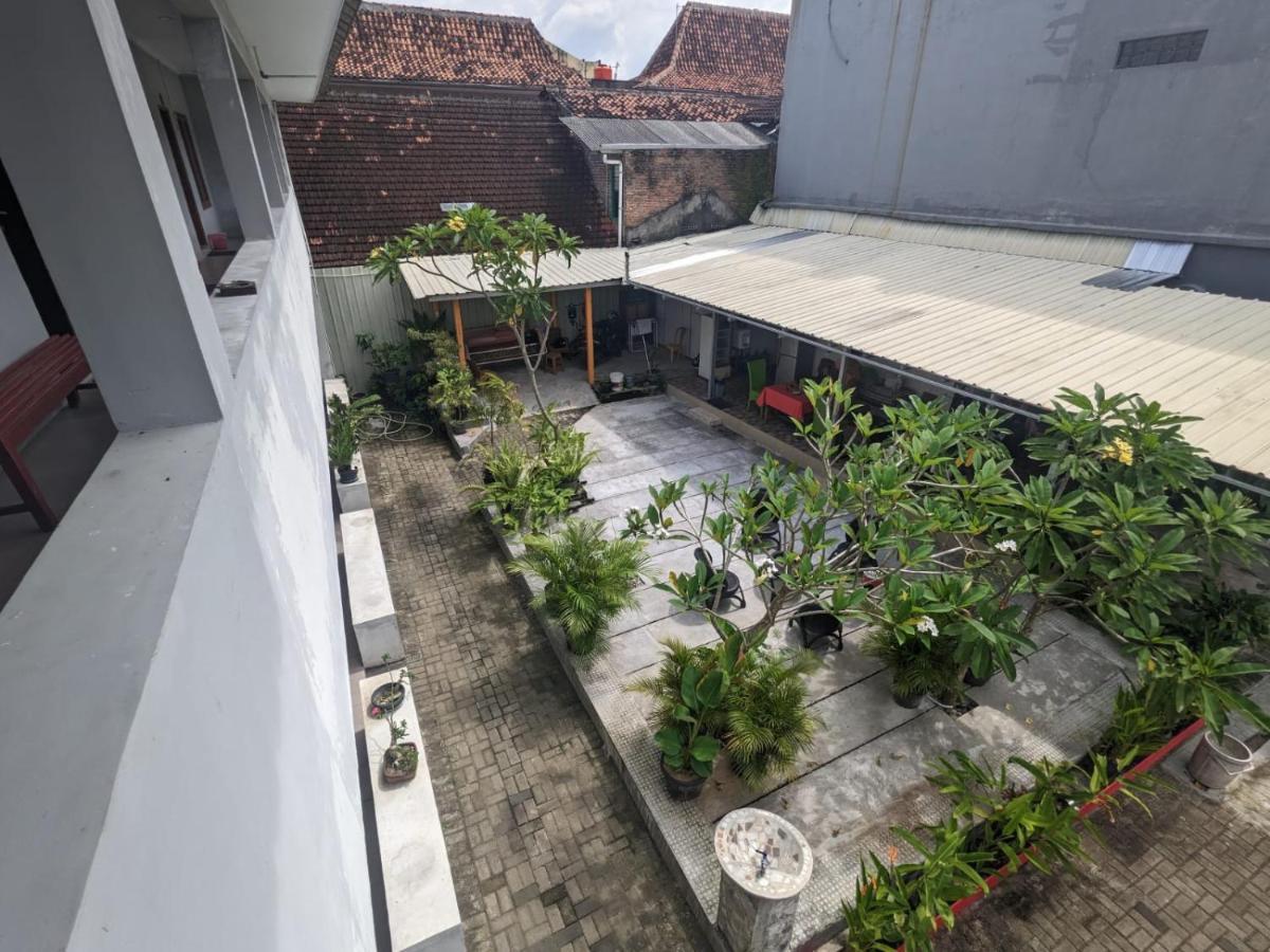 Rumah Pagar Merah Homestay Γιογκιακάρτα Εξωτερικό φωτογραφία